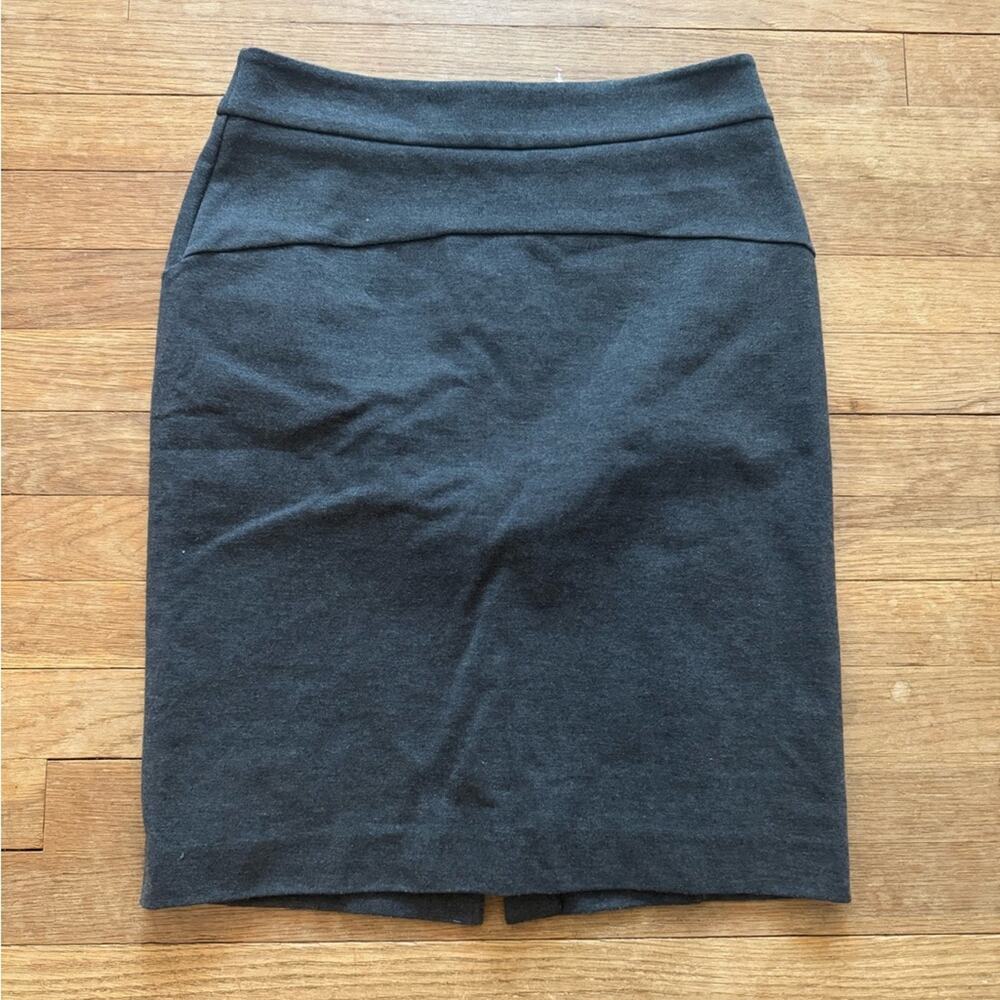 Michael Kors gray knee length pencil skirt size 6
 b18